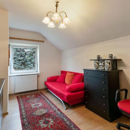 Lively Holiday Home In Wien With Private Garden Exterior photo